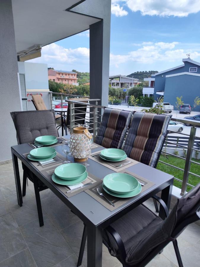 Lilli Deluxe Apartment Nikiti  Exterior photo